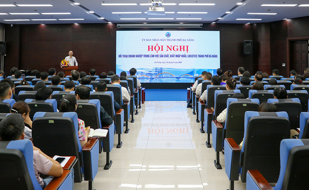 Thúc đẩy sự phát triển mạnh mẽ của cộng đồng doanh nghiệp xuất nhập khẩu và logistics