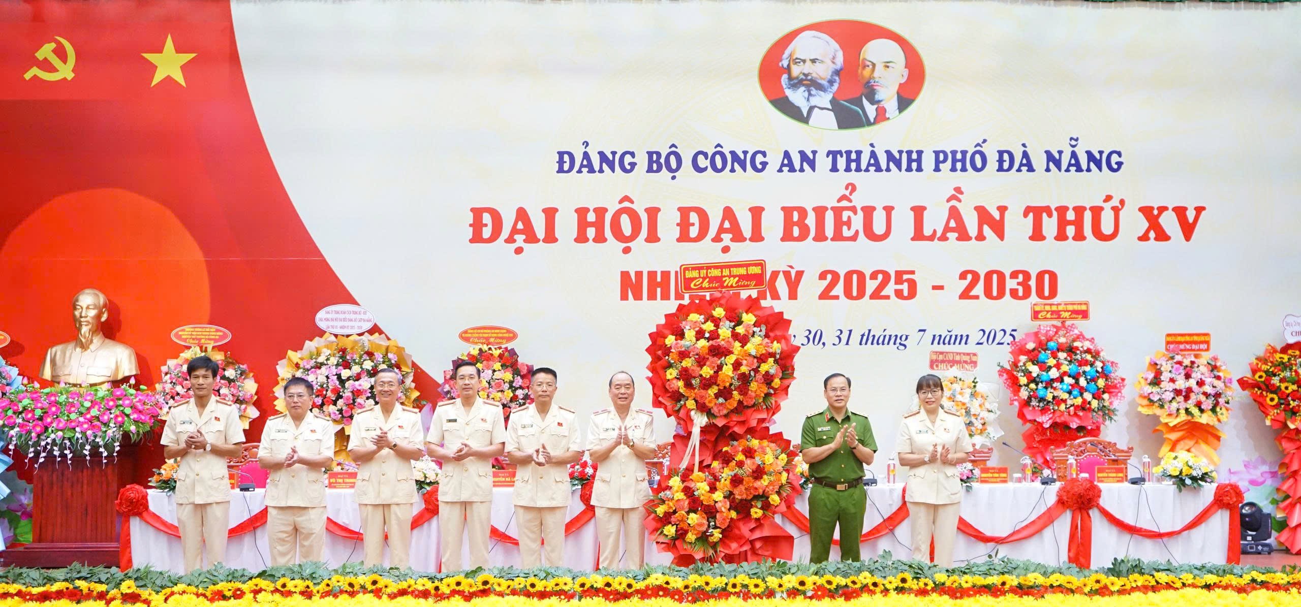 Mở ra chương mới phát triển của tổ chức Đảng trong lực lượng Công an thành phố sau hợp nhất